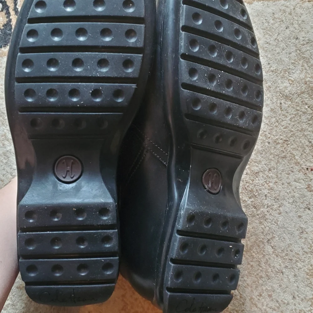 EUCCole Haan means 8.5 black‎ leather slip on shoes
